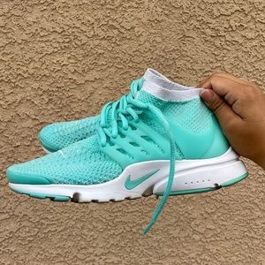 Nike Air Presto fly knit teal flyknit 
Worn once 
Great condition